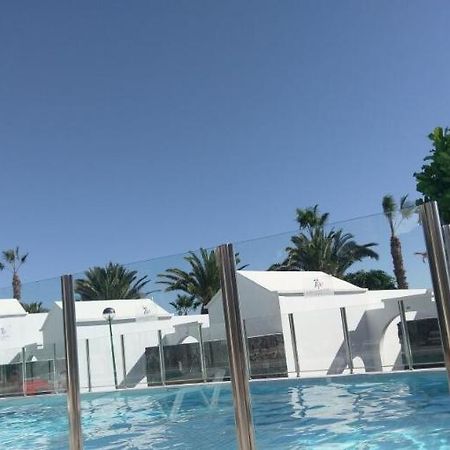 Las Gaviotas Apartments Коралео Екстериор снимка